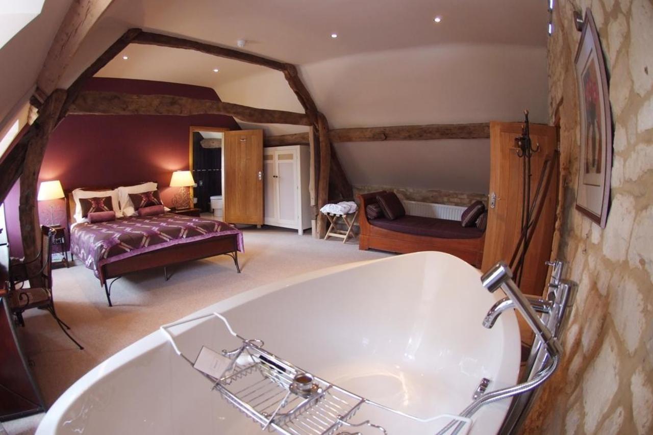 The Kings Hotel تْشيبينْغْ كامبدين المظهر الخارجي الصورة